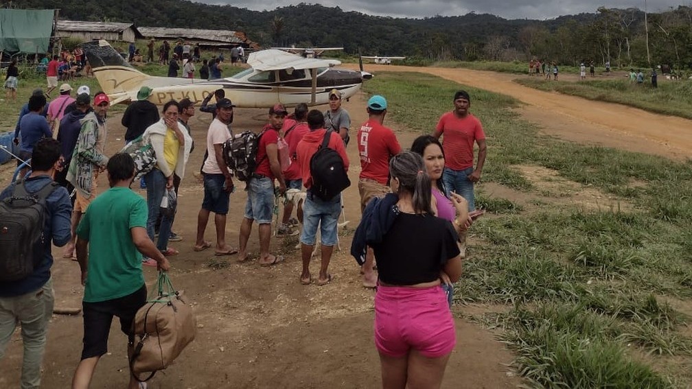 Governo federal libera acesso de barcos para retirada de garimpeiros da Terra Yanomami
