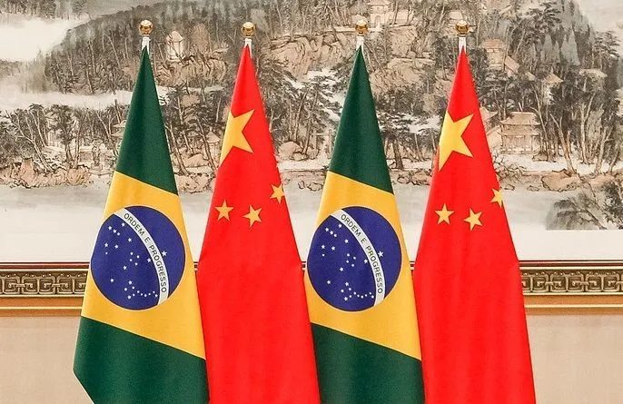 Operações comerciais entre Brasil e China sem uso de dólar devem começar em julho