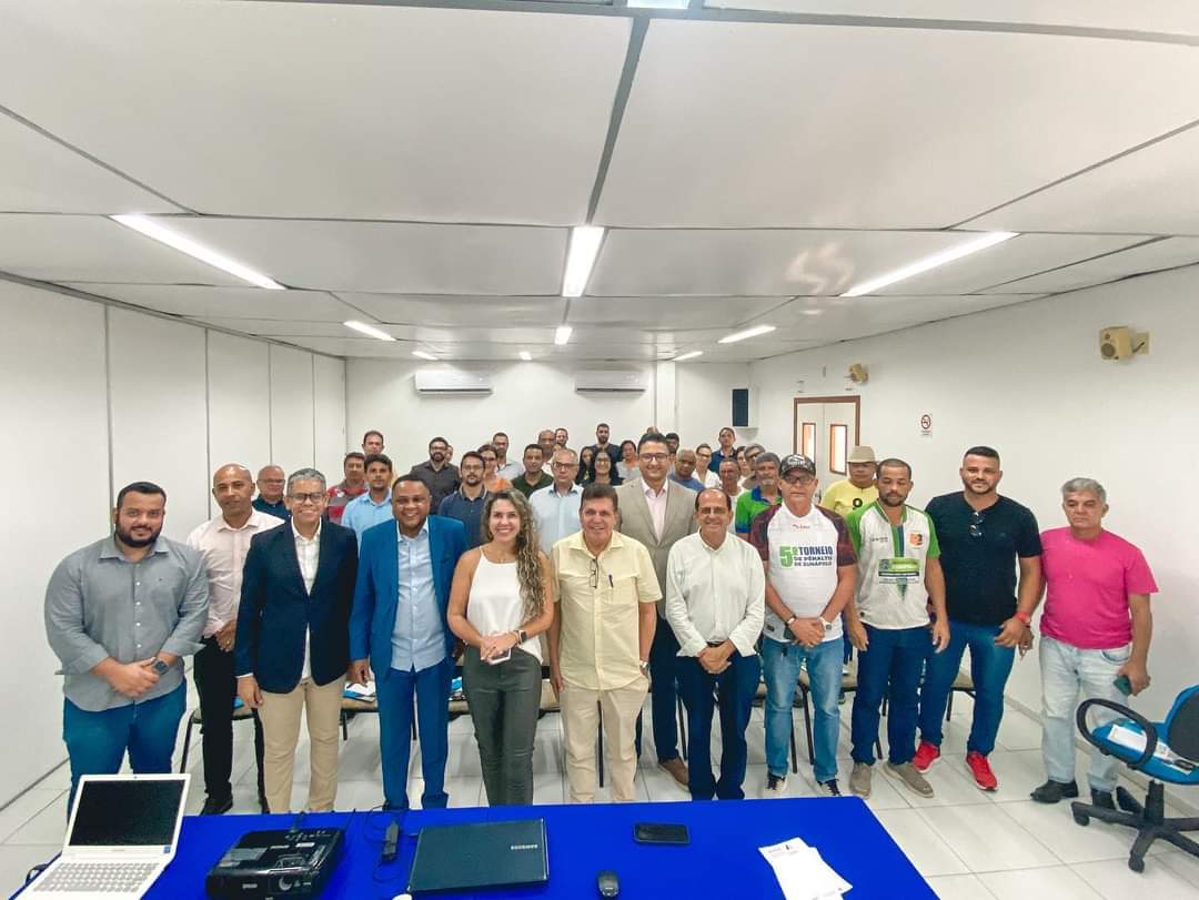 AGORA  DEIXEM  CORDÉLIA  TRABALHAR