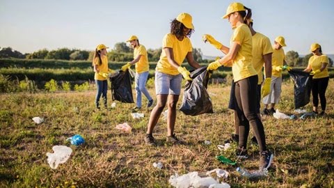 Pessoas solidárias, como aquelas que fazem trabalho voluntário, têm até 50% menos chances de sofrer depressão e contrair doenças cardiovasculares