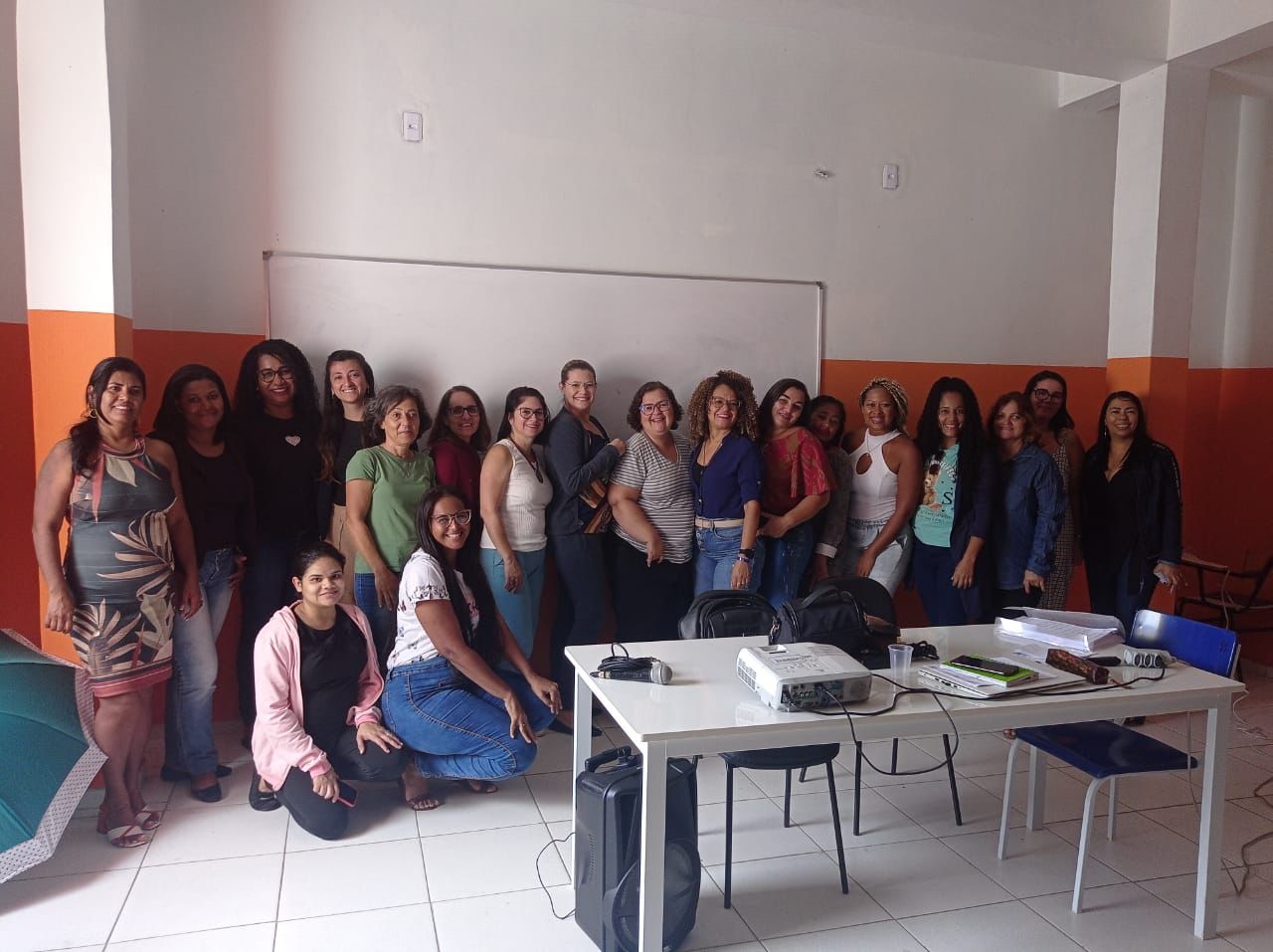 Programa Ensinar para Vencer promove formação para professores alfabetizadores em Porto Seguro