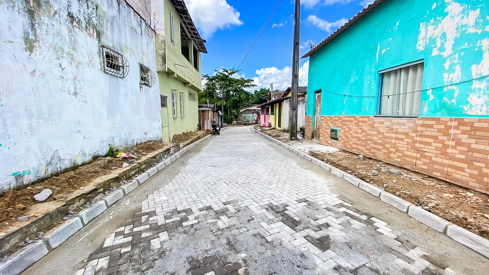 Ruas são pavimentadas em Pindorama