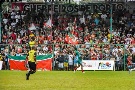 Goleada: torcida lota o Agnaldão e Porto Seguro brilha no primeiro jogo das semifinais