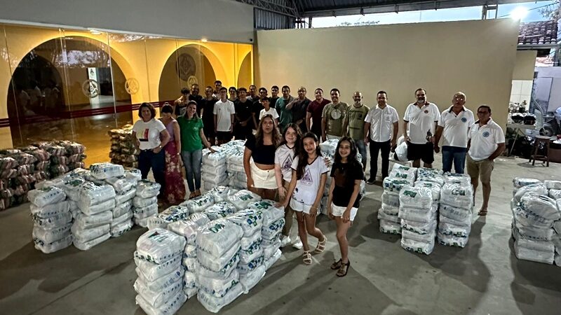 Maçonaria promove doação de quase 600 cestas básicas para famílias carentes de Eunápolis