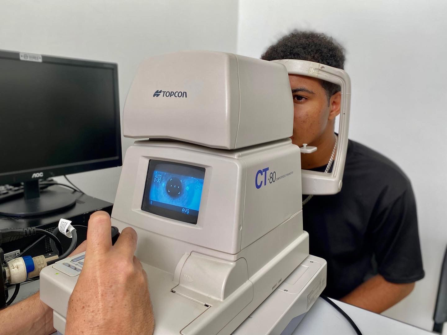 Novo mutirão oftalmológico beneficia 80 pacientes em UBSs de Eunápolis