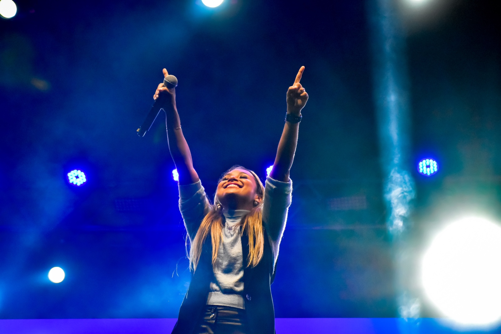 PORTO SEGURO CELEBRA 524 ANOS DO BRASIL COM SHOW EMOCIONANTE DE BRUNA KARLA