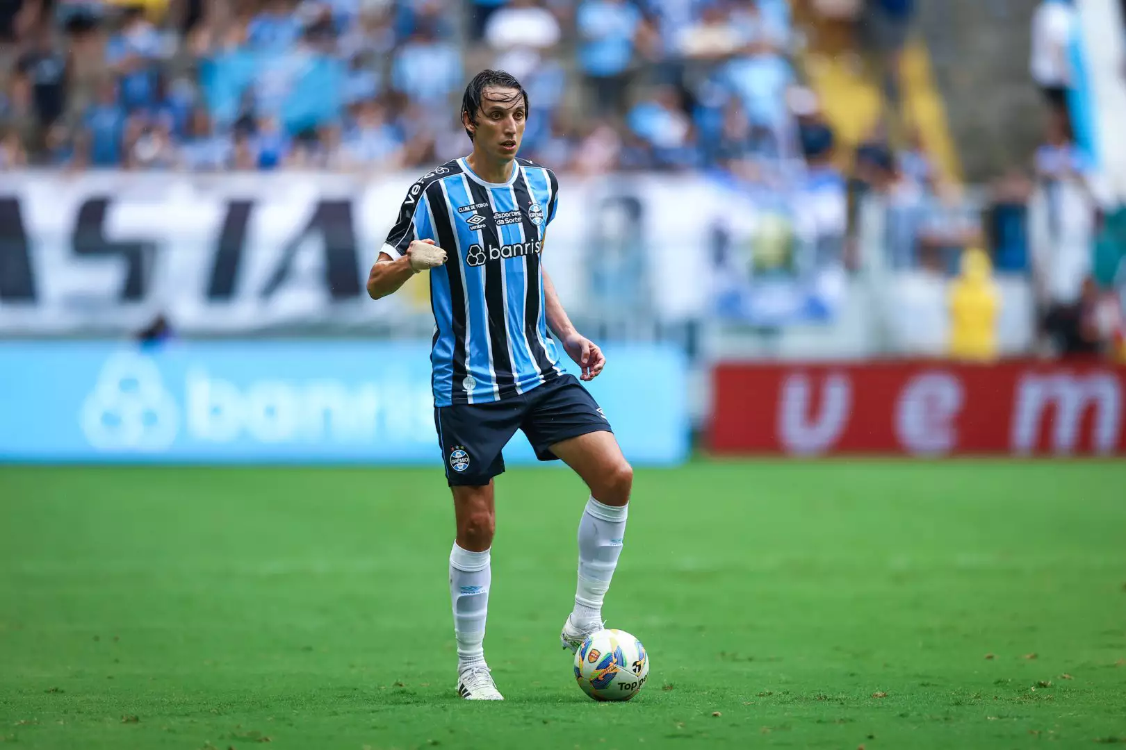 Zagueiro do Grêmio Pedro Geromel é o jogador há mais tempo em um clube de futebol brasileiro