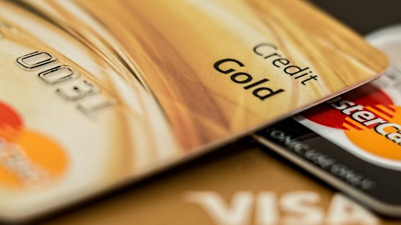 A dívida do rotativo do cartão de crédito poderá ser transferida; entenda a mudança